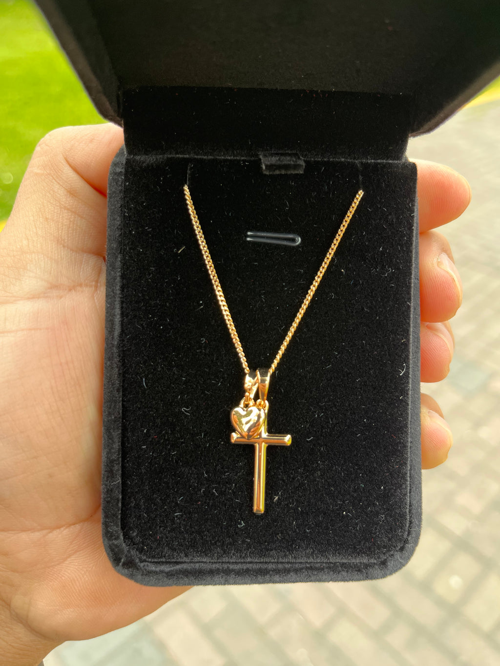 COLLAR CRUZ DORADO PARA HOMBRE